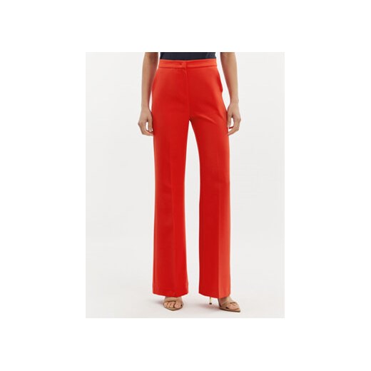 Maryley Spodnie materiałowe 24EB587/43FI Czerwony Relaxed Fit ze sklepu MODIVO w kategorii Spodnie damskie - zdjęcie 170467980