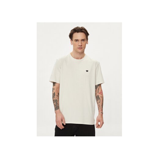 Wrangler T-Shirt Sign Off 112351234 Écru Regular Fit ze sklepu MODIVO w kategorii T-shirty męskie - zdjęcie 170468582