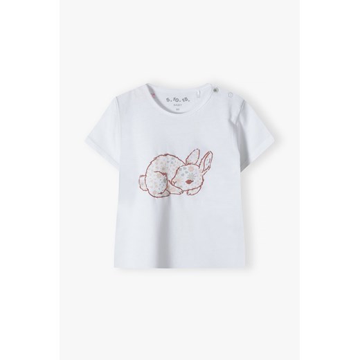 Biały bawełniany t-shirt niemowlęcy z króliczkiem ze sklepu 5.10.15 w kategorii Koszulki niemowlęce - zdjęcie 170493134