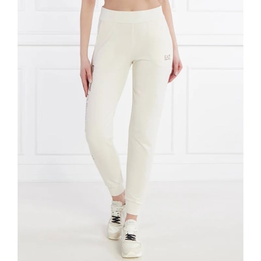 EA7 Spodnie dresowe | Regular Fit ze sklepu Gomez Fashion Store w kategorii Spodnie damskie - zdjęcie 170493324