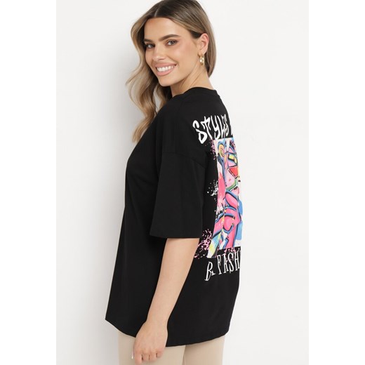 Czarny T-shirt Oversize z Bawełny z Dużym Nadrukiem Kestrella ze sklepu Born2be Odzież w kategorii Bluzki damskie - zdjęcie 170495482
