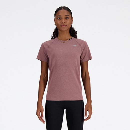 Koszulka damska New Balance WT41123LRC – różowa ze sklepu New Balance Poland w kategorii Bluzki damskie - zdjęcie 170528153