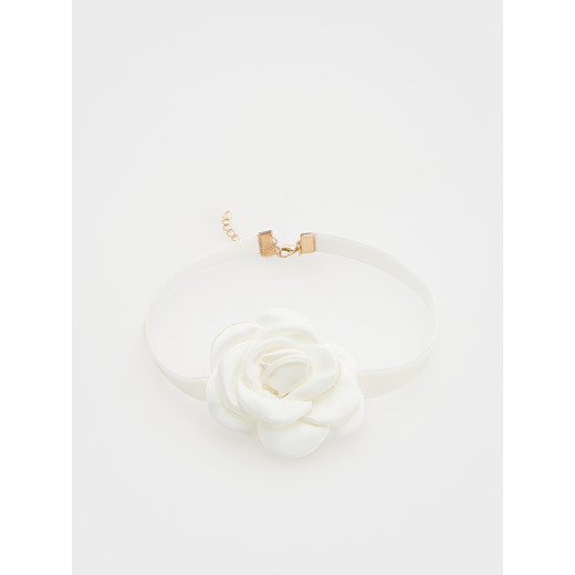 Reserved - Naszyjnik z różą - złamana biel ze sklepu Reserved w kategorii Biżuteria i zegarki dziecięce - zdjęcie 170532190