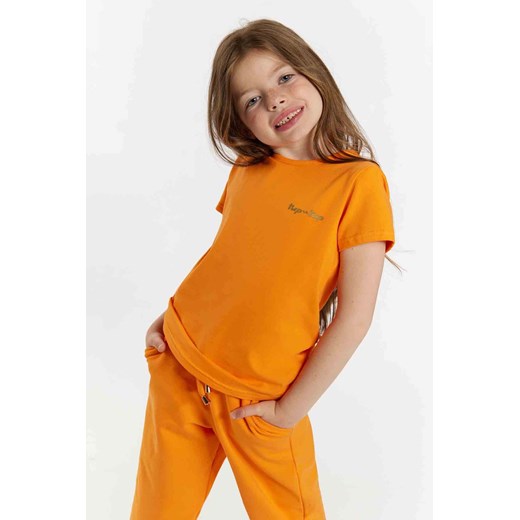 Pomarańczowy t-shirt dla dziewczynki z napisem Tup Tup ze sklepu 5.10.15 w kategorii Bluzki dziewczęce - zdjęcie 170556213