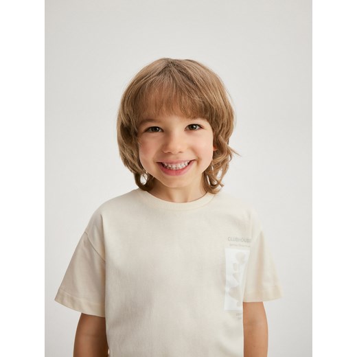 Reserved - T-shirt z nadrukiem - złamana biel ze sklepu Reserved w kategorii T-shirty chłopięce - zdjęcie 170570431