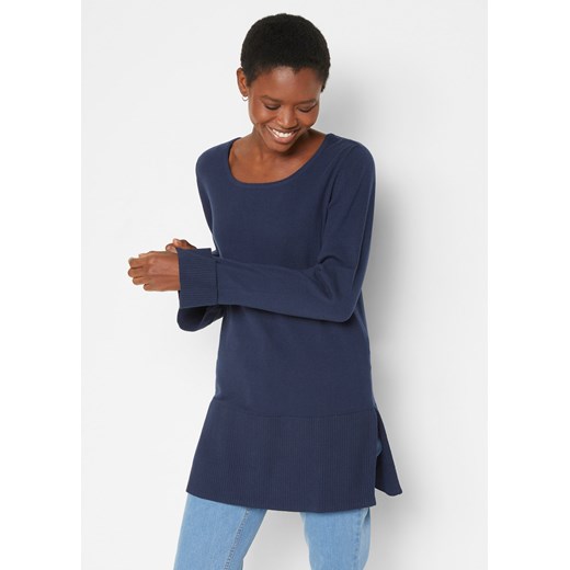 Długi sweter z wysokimi rozcięciami po bokach ze sklepu bonprix w kategorii Swetry damskie - zdjęcie 170600802