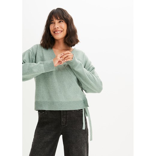 Krótki sweter kopertowy wiązany ze sklepu bonprix w kategorii Swetry damskie - zdjęcie 170605881