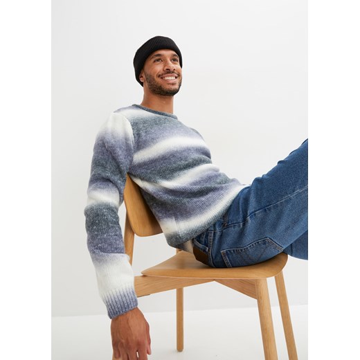 Sweter w cieniowanym kolorze ze sklepu bonprix w kategorii Swetry męskie - zdjęcie 170608090