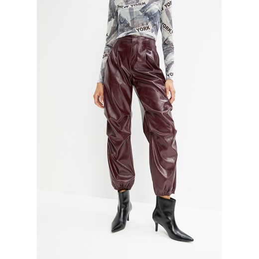 Spodnie spadochronowe z poliuretanu ze sklepu bonprix w kategorii Spodnie damskie - zdjęcie 170609120