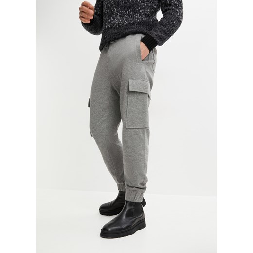 Spodnie sportowe bojówki Loose Fit ze sklepu bonprix w kategorii Spodnie męskie - zdjęcie 170610554