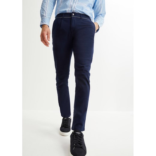 Spodnie chino ze stretchem Regular Fit Straight, z zakładką poniżej paska w talii ze sklepu bonprix w kategorii Spodnie męskie - zdjęcie 170615684