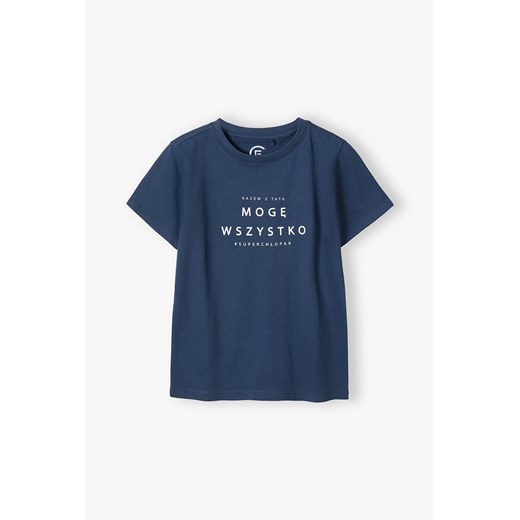 Bawełniany t-shirt chłopięcy z napisem Mogę Wszystko granatowy Family Concept By 5.10.15. 116 promocyjna cena 5.10.15