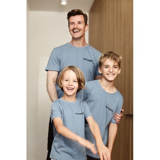T-shirt dla małego chłopięca niebieski z napisem - Be Happy Family Concept By 5.10.15. 128 5.10.15