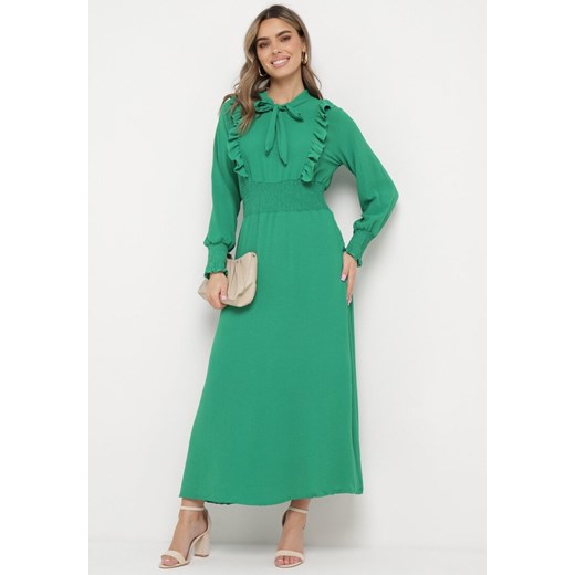 Zielona Rozkloszowana Sukienka Maxi Wiązana przy Dekolcie Ozdobiona Falbankami Nuteki ze sklepu Born2be Odzież w kategorii Sukienki - zdjęcie 170646301