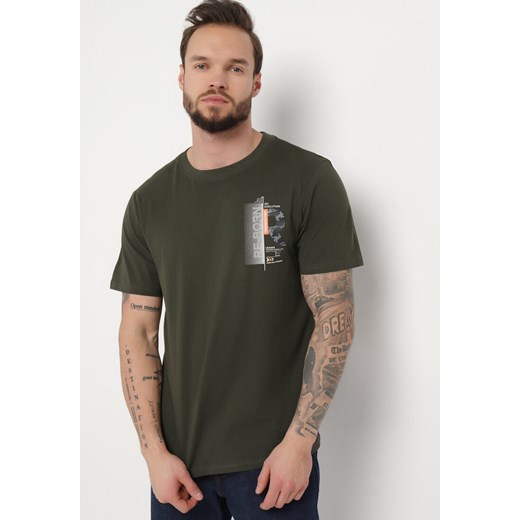 Ciemnozielona Koszulka Bawełniana z Nadrukiem na Klatce Piersiowej Gwinora ze sklepu Born2be Odzież w kategorii T-shirty męskie - zdjęcie 170646393