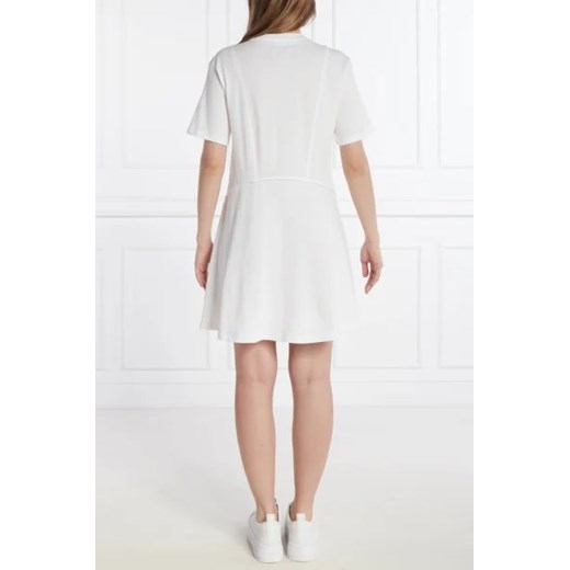 Biała sukienka UGG mini wiosenna z krótkim rękawem 