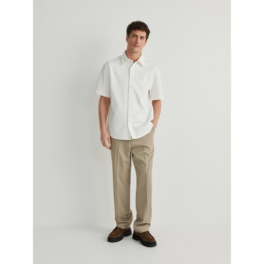 Reserved - Gładka koszula - złamana biel ze sklepu Reserved w kategorii Koszule męskie - zdjęcie 170698912