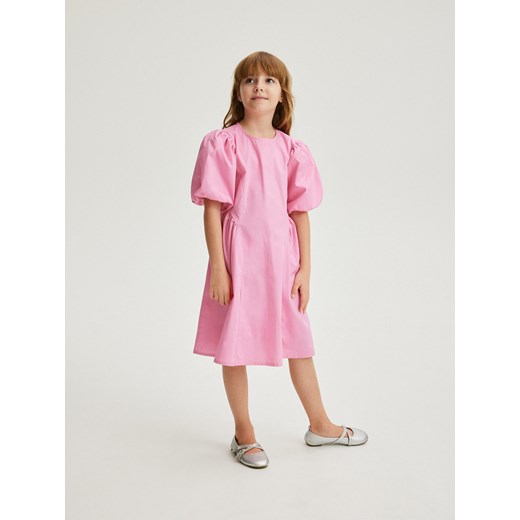 Reserved - Bawełniana sukienka z bufiastymi rękawami - różowy ze sklepu Reserved w kategorii Sukienki dziewczęce - zdjęcie 170725110