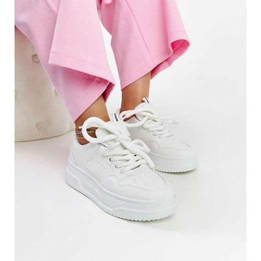 Białe sneakersy na wysokiej platformie Lengyel ze sklepu gemre w kategorii Trampki damskie - zdjęcie 170742564