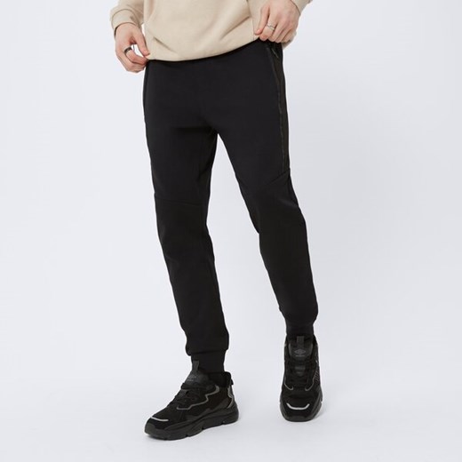 umbro spodnie omzo ul124spm02002 ze sklepu 50style.pl w kategorii Spodnie męskie - zdjęcie 170744284