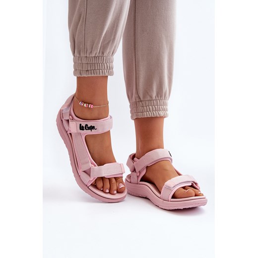 Sandały Damskie Różowe Lee Cooper LCW-24-34-2613 Lee Cooper 40 ZAZOO
