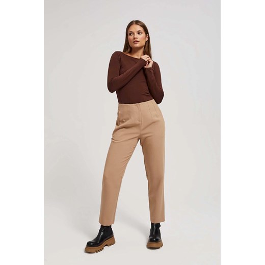 Ciemnobeżowe spodnie gładkie damskie z prostą nogawką ze sklepu 5.10.15 w kategorii Spodnie damskie - zdjęcie 170772731