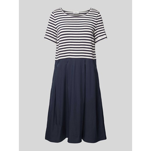 Sukienka o długości do kolan ze wzorem w paski ze sklepu Peek&Cloppenburg  w kategorii Sukienki - zdjęcie 170778704