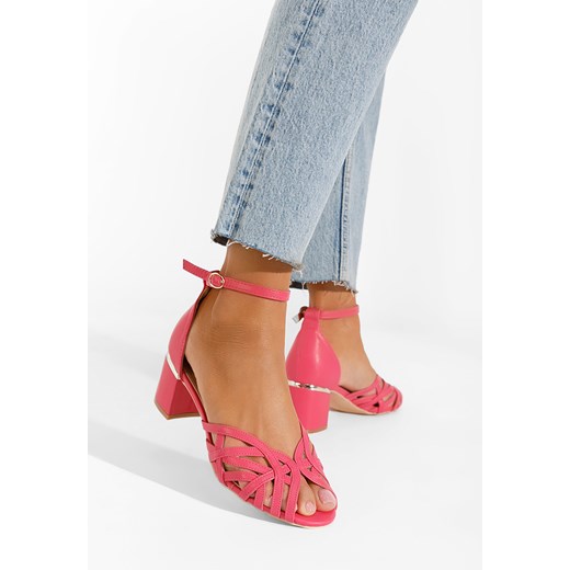Fuksjowe sandały na słupku Luigina ze sklepu Zapatos w kategorii Sandały damskie - zdjęcie 170795691