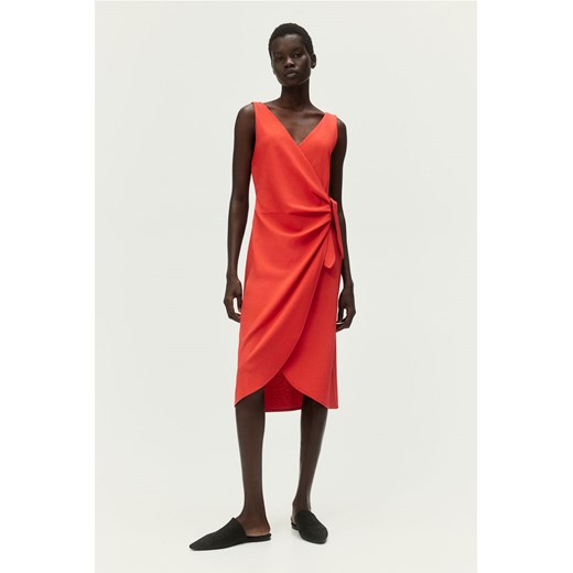 H & M - Kopertowa sukienka o strukturalnej powierzchni - Czerwony H & M L H&M
