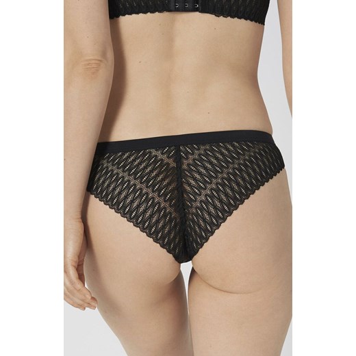 Triumph Aura Spotlight Brazilian figi brazyliany10208024, Kolor czarny, Rozmiar 36, Triumph ze sklepu Primodo w kategorii Majtki damskie - zdjęcie 170802242