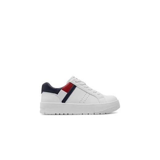 Tommy Hilfiger Sneakersy Flag Low Cut Lace-Up T3X9-33356-1355 S Biały ze sklepu MODIVO w kategorii Trampki dziecięce - zdjęcie 170848023