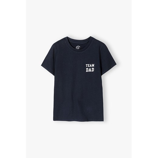 Koszulka chłopięca z napisem Team Dad - granatowa Family Concept By 5.10.15. 92 5.10.15
