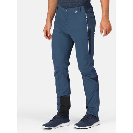 Regatta Spodnie funkcyjne &quot;Mountain III&quot; w kolorze niebieskim ze sklepu Limango Polska w kategorii Spodnie męskie - zdjęcie 170877281