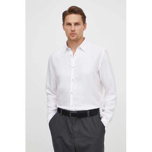 BOSS koszula męska kolor biały regular z kołnierzykiem klasycznym 50513378 ze sklepu ANSWEAR.com w kategorii Koszule męskie - zdjęcie 170883944