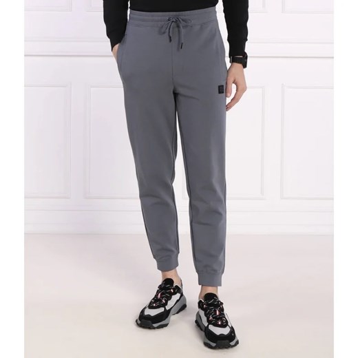 HUGO Spodnie dresowe Dimacs | Relaxed fit ze sklepu Gomez Fashion Store w kategorii Spodnie męskie - zdjęcie 170889522