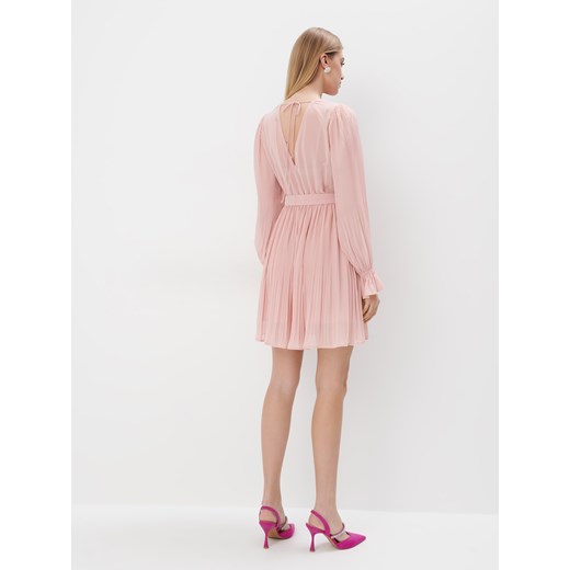Sukienka różowa Mohito w serek mini z długim rękawem 