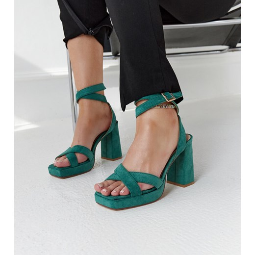 Zielone zamszowe sandały na słupku Salla ze sklepu gemre w kategorii Sandały damskie - zdjęcie 170912770