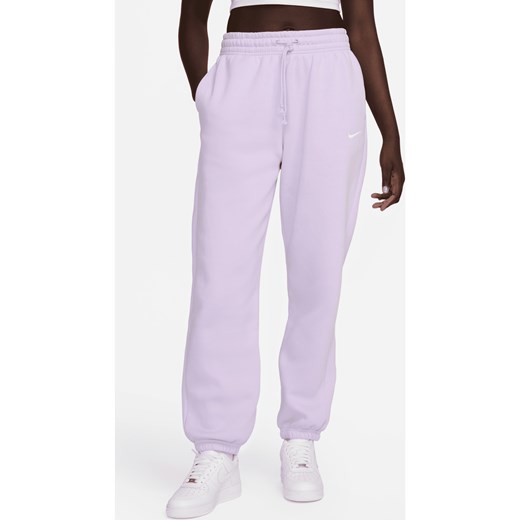 Damskie spodnie dresowe o kroju oversize z wysokim stanem Nike Sportswear Phoenix Fleece - Fiolet ze sklepu Nike poland w kategorii Spodnie damskie - zdjęcie 170914090