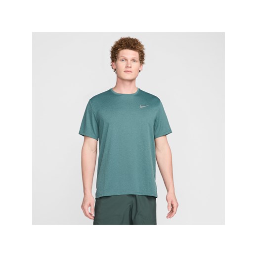 Męska koszulka z krótkim rękawem do biegania Nike Dri-FIT UV Miler - Zieleń ze sklepu Nike poland w kategorii T-shirty męskie - zdjęcie 170914423