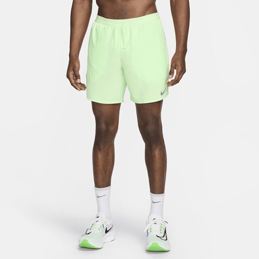 Męskie spodenki do biegania z wszytą bielizną 18 cm Nike Dri-FIT Stride - Zieleń Nike XL Nike poland