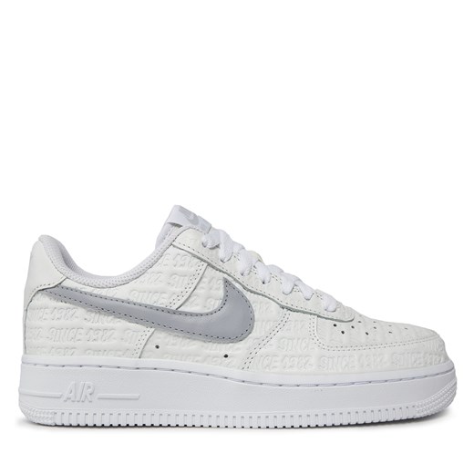 Sneakersy Nike Air Force 1 '07 Low FJ4823 100 Biały ze sklepu eobuwie.pl w kategorii Buty sportowe damskie - zdjęcie 170942934