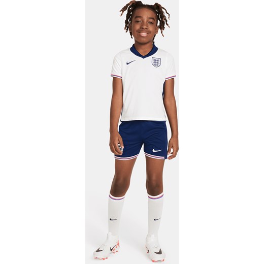 Trzyczęściowy strój piłkarski dla małych dzieci Nike Anglia Stadium 2024 (wersja domowa) – replika - Biel ze sklepu Nike poland w kategorii Komplety dziewczęce - zdjęcie 170947533