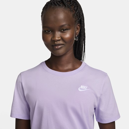 T-shirt damski Nike Sportswear Club Essentials - Fiolet Nike L (EU 44-46) Nike poland