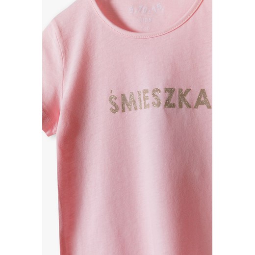 Różowy t-shirt dziewczęcy z brokatowym napisem - Śmieszka - 5.10.15. 5.10.15. 110 5.10.15