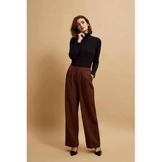 Eleganckie brązowe spodnie damskie w kant ze sklepu 5.10.15 w kategorii Spodnie damskie - zdjęcie 170964354