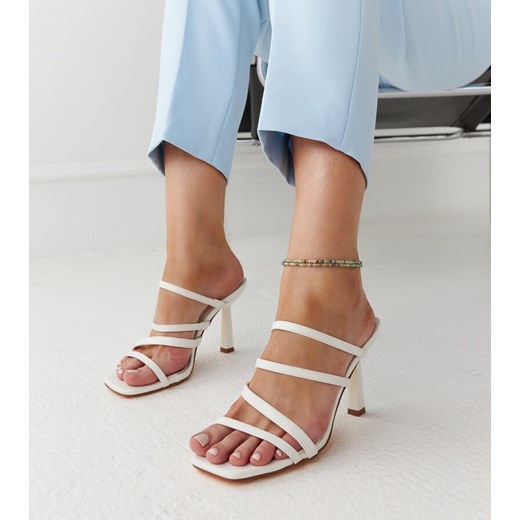 Białe sandały na szpilce Semira ze sklepu gemre w kategorii Klapki damskie - zdjęcie 170972602