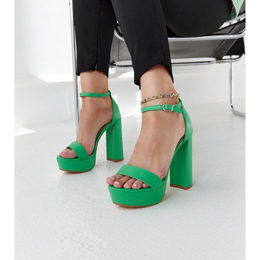 Zielone sandały na wysokim słupku Sille ze sklepu gemre w kategorii Sandały damskie - zdjęcie 170972683