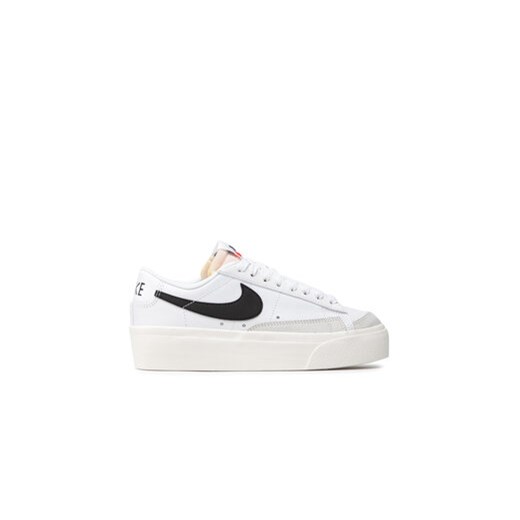 Nike Sneakersy Blazer Low Platform DJ0292 Biały ze sklepu MODIVO w kategorii Trampki damskie - zdjęcie 170985210