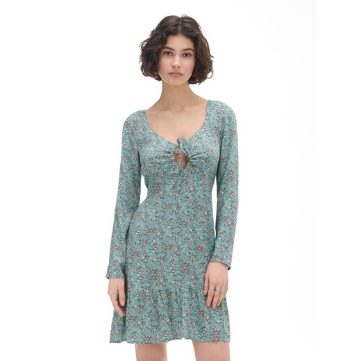 Cropp - Sukienka w kwiaty - zielony ze sklepu Cropp w kategorii Sukienki - zdjęcie 171025651