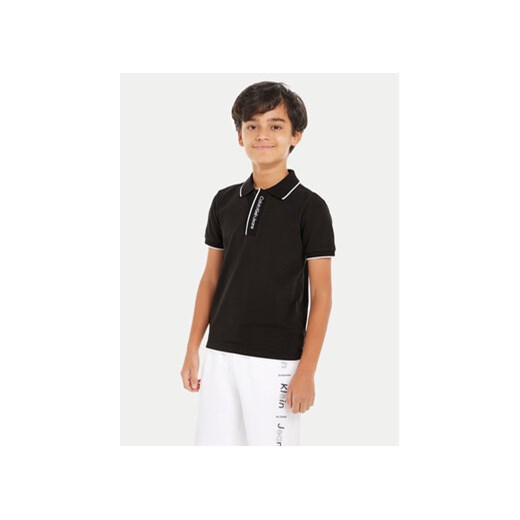 Calvin Klein Jeans Polo Intarsia Logo IB0IB02071 Czarny Regular Fit ze sklepu MODIVO w kategorii T-shirty chłopięce - zdjęcie 171026931